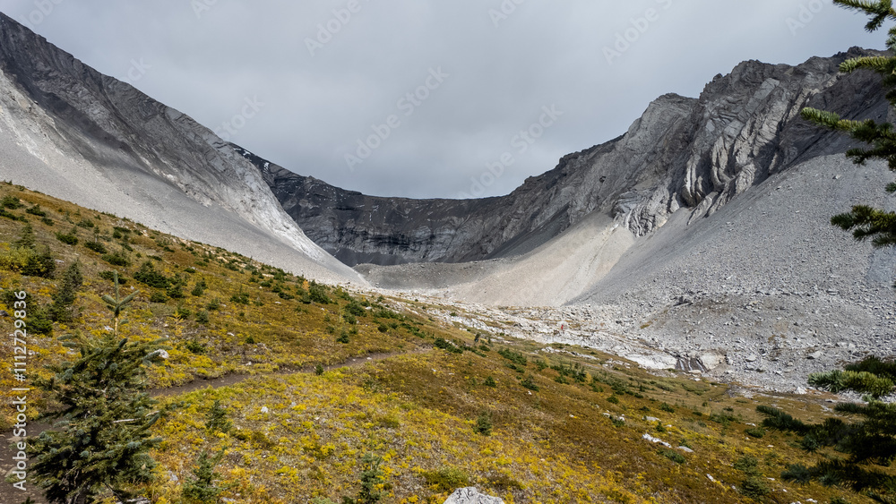 Fototapeta premium Hiking in Kananaskis County, Canada