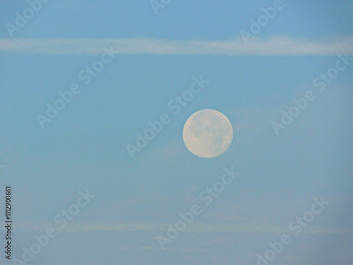Obraz na płótnie Der Mond am südlichen Himmel am Morgen w salonie