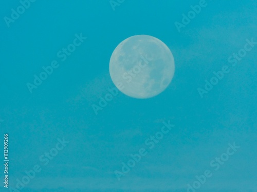 Obraz na płótnie Der Mond am südlichen Himmel am Morgen w salonie