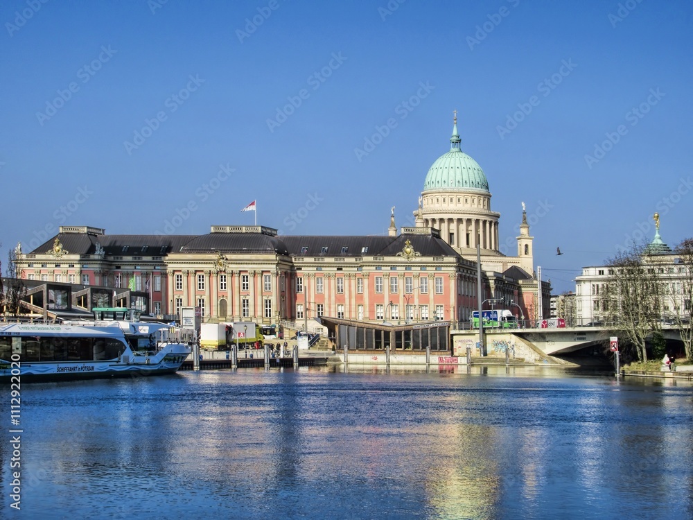 potsdam, deutschland - panorama mit stadtschloss und nikolaikirche