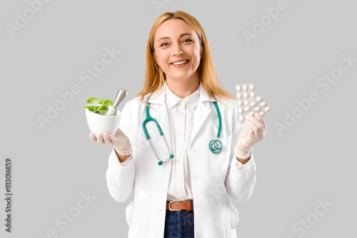 Female homeopathic doctor w...
