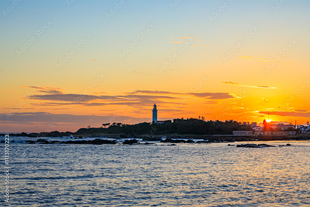 秋の野島埼灯台と夕日 千葉県南房総市 Autumn Nojimasaki Lighthouse and sunset. Chiba Pref, Minamiboso City 秋の野島埼灯台と夕日 千葉県南房総市 Autumn Nojimasaki Lighthouse and sunset. Chiba Pref, Minamiboso City