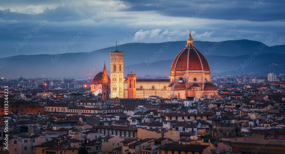 Twilight view of Florence's iconic Florence Duomo Twilight view of Florence's iconic Florence Duomo
