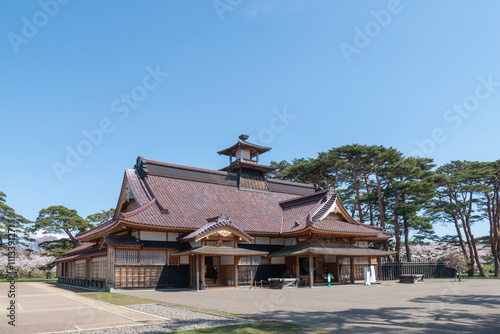 Wallpaper Mural 桜咲く五稜郭公園 Torontodigital.ca