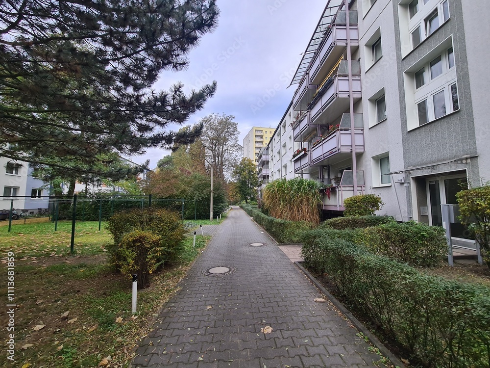 Sicht auf ein Wohngebiet mit Park in Berlin Johannisthal Sicht auf ein Wohngebiet mit Park in Berlin Johannisthal