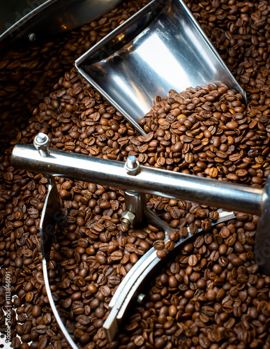 Obraz na płótnie Coffee roasting process. Coffee beans w salonie