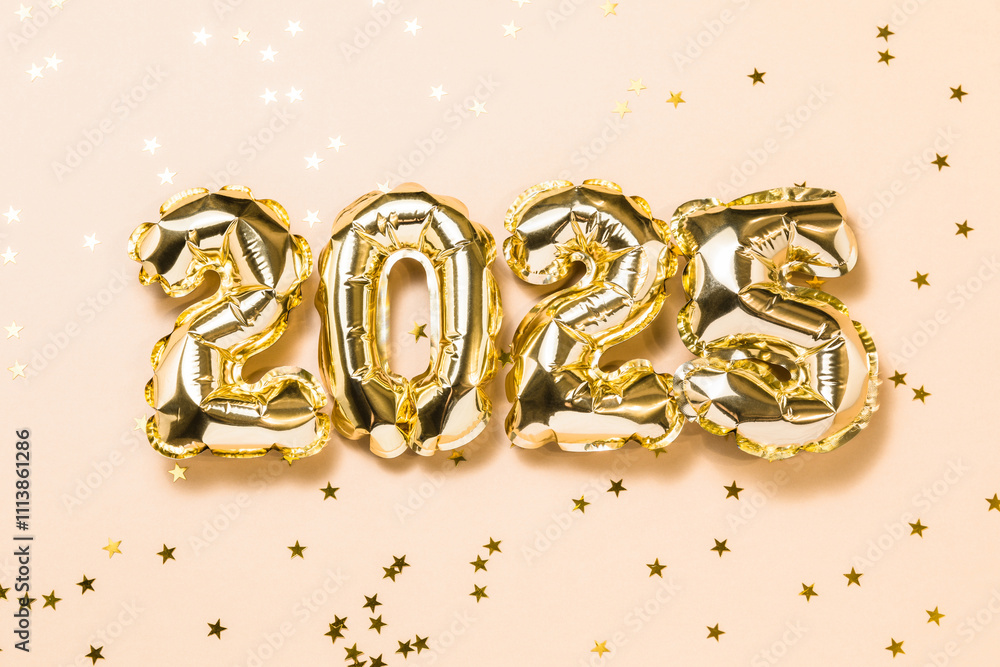 New year 2025 celebration card mockup. Gold foil helium balloon number 2025, party decoration, gold confetti stars on beige background. Copy space, flat lay, merry christmas, happy holidays concept. New year 2025 celebration card mockup. Gold foil helium balloon number 2025, party decoration, gold confetti stars on beige background. Copy space, flat lay, merry christmas, happy holidays concept.