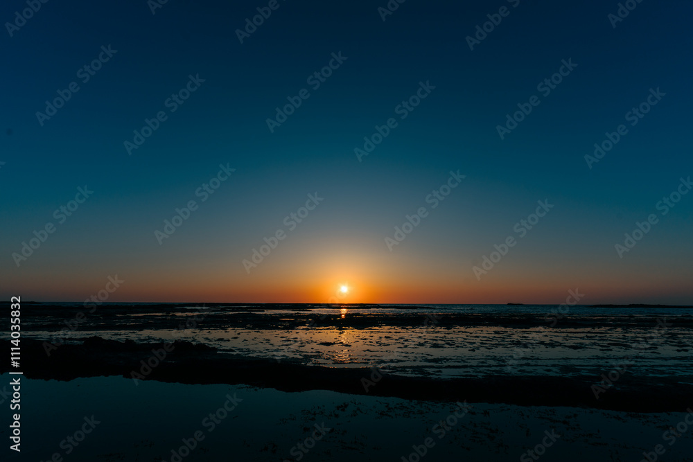 Fototapeta premium 万畳敷の夕陽