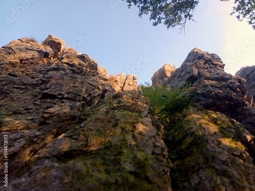 Die Felsgruppe Kirner Dolomiten bei Kirn im Landkreis Bad Kreuznach in Rheinland-Pfalz. Aussicht vom Premium-Wanderweg Vitaltour Drei-Burgen-Weg.  photo