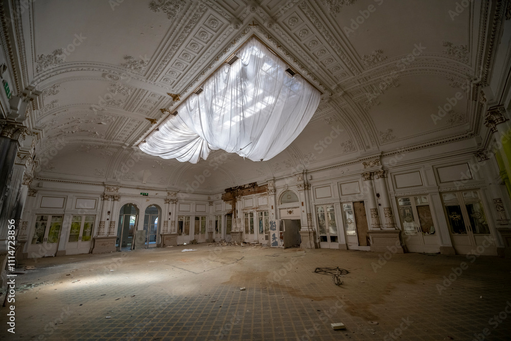 Obraz premium The Forgotten Haunted Old Abandoned Grand Hotel of Northern Italy