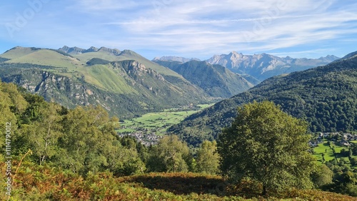 Bielle et la vallée d'Ossau vue depuis les cromlechs de Lous Couraus photo