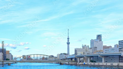 東京都市風景　タイムラプス　雲の動き　隅田川　東京スカイツリー　両国橋からの風景