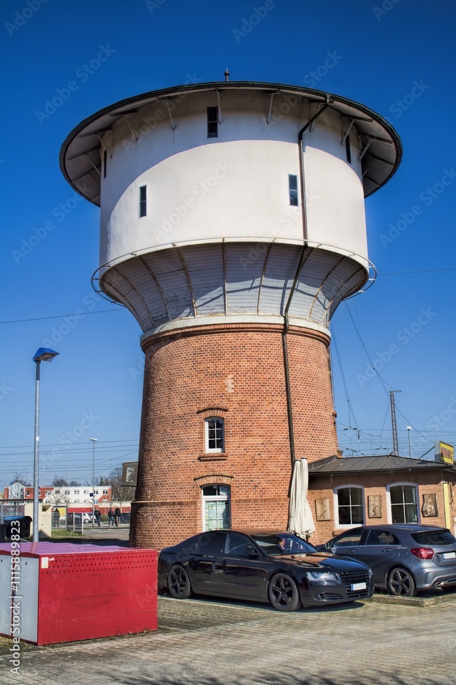 fürstenwalde, deutschland - 19.03.2024 - alter wasserturm am bahnhofsplatz