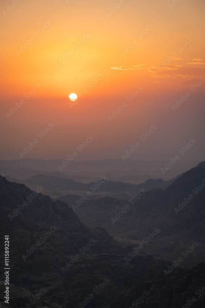 Obraz premium Desert red rocks of the wadi rum in jordan at sunset
