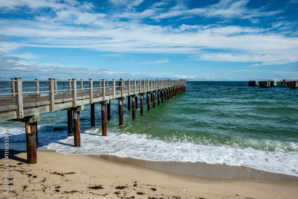 Obraz premium waterfront scenes around marthas vinyard massachusetts during autumn