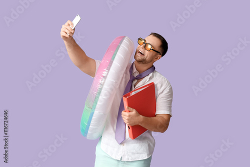 Happy office worker in sung...