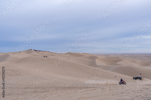 Fototapeta Naklejka Na Ścianę i Meble -  Located in the southeast corner of California, the Imperial Sand Dunes are the largest mass of sand dunes in the state. Algodones Dunes，Brawley, California
