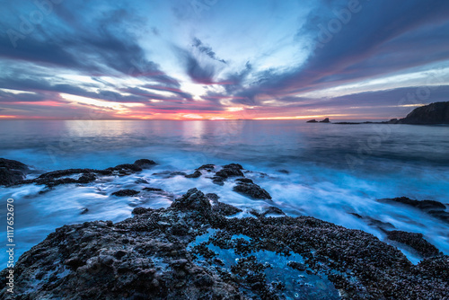 Obraz na płótnie Sunset over Crescent Bay Beach in Laguna Beach w salonie