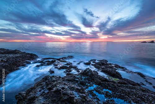 Obraz na płótnie Majestic sunset over Crescent Bay in Laguna Beach w salonie