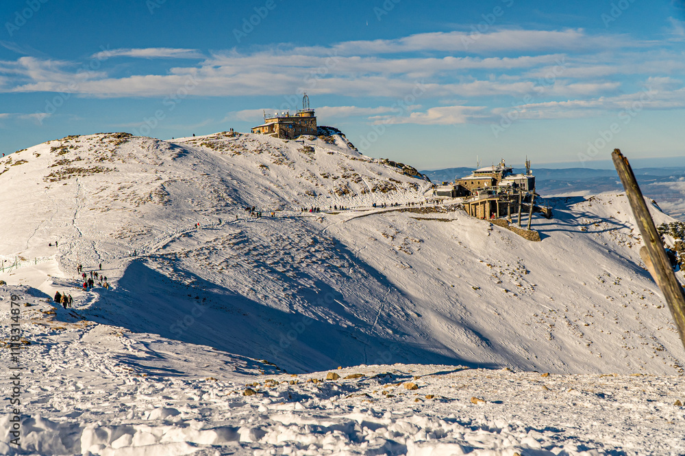 Kasprowy Wierch, góry Tatry w Polsce zimą. Popularny szczyt w Tatrach Zachodnich na który można wyjechać kolejką górską.