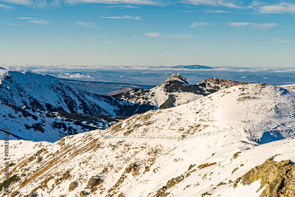 Góry wysokie, Tatry w Polsce zimą. Widok z Kasprowego Wierchu.