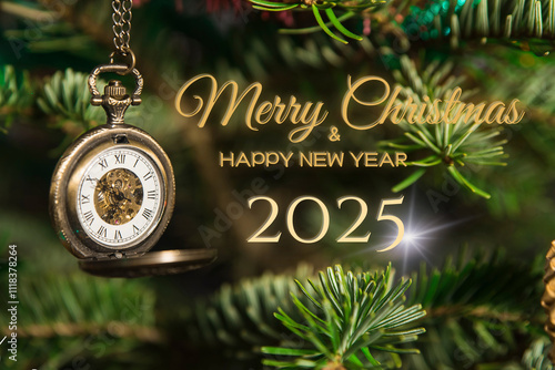 Obraz na płótnie Życzenia Merry Christmas Happy New Year 2025 w tle zegarek vintage z klapką na łańcuchu wiszący na gałęzi choinki bożonarodzeniowej w salonie