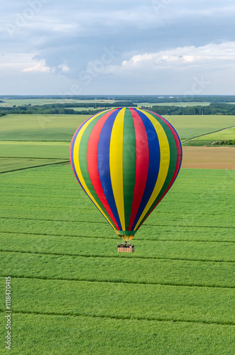 vol en montgolfière dans la région de Maintenon en France photo