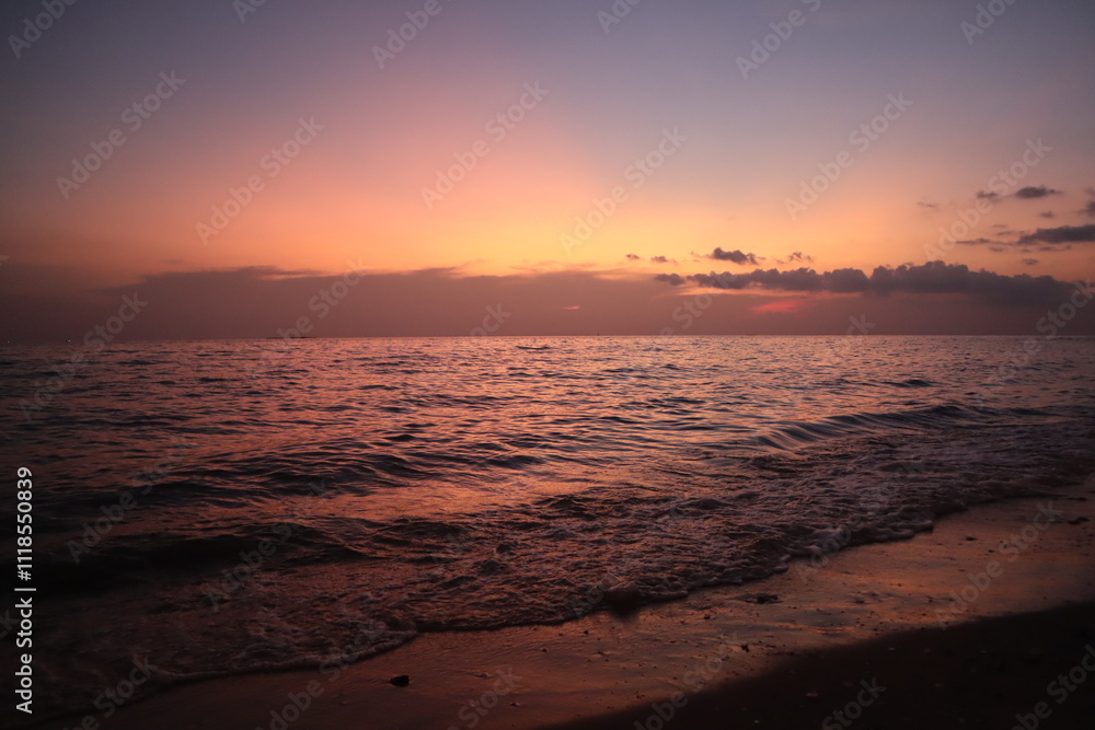 Fototapeta premium sunset over the sea