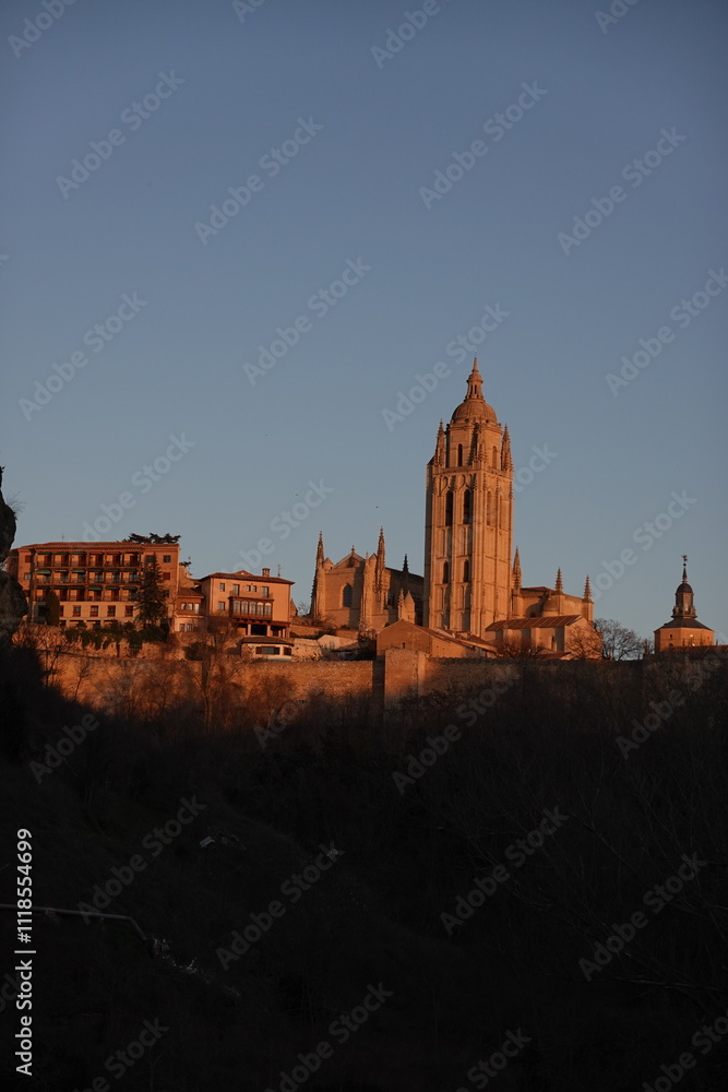 Fototapeta premium Catedral de Segovia in the sunset