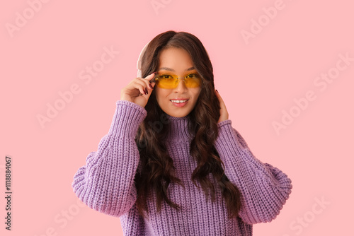 Beautiful young Asian woman...
