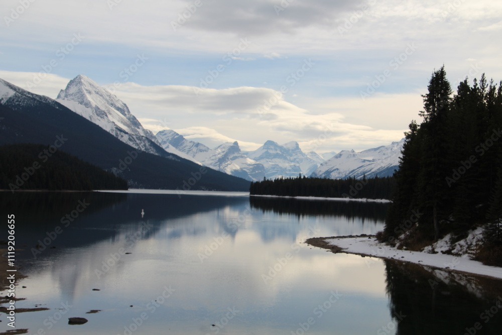 Fototapeta premium View From Maligne River, Jasper National Park, Alberta
