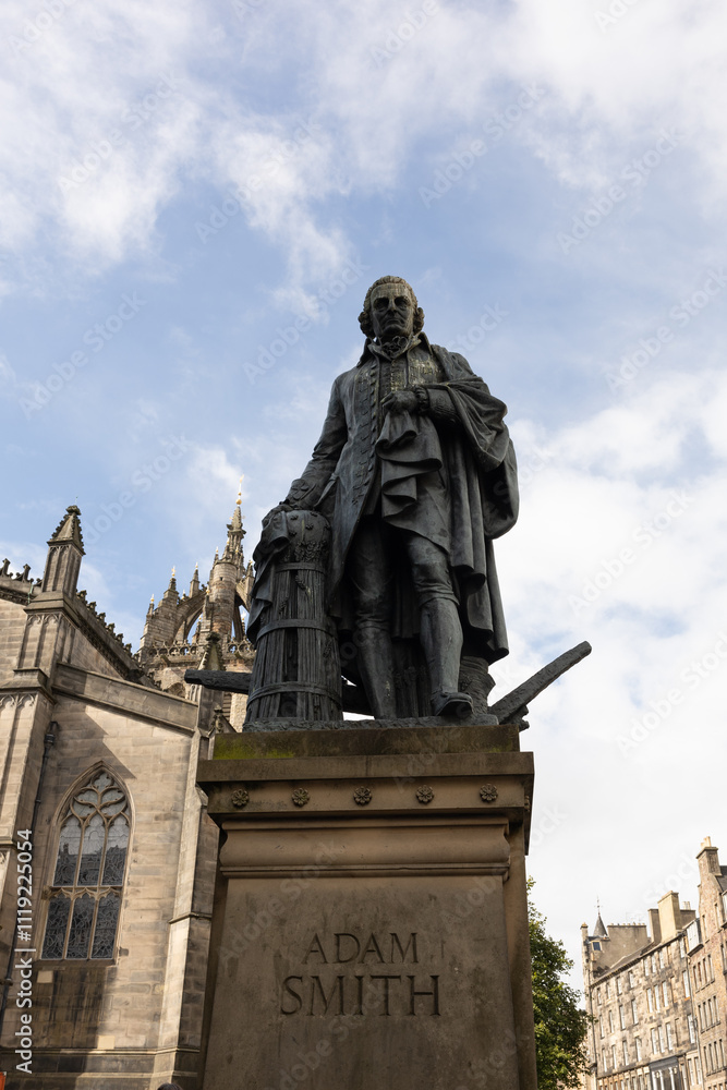 Obraz premium Adam Smith Statue - Edinburgh, Scotland