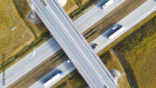 Canvas Print Busy freeway overpass with traffic