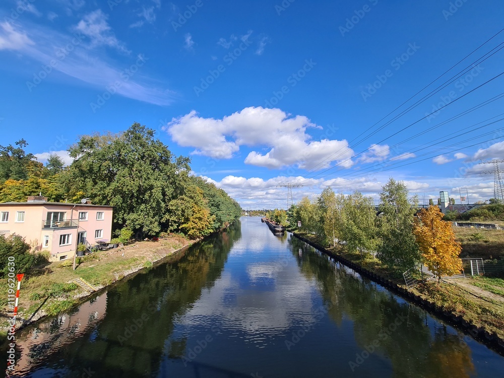 Fototapeta premium Blick auf die Spree (Fluss) in Berlin Treptow/Köpenick