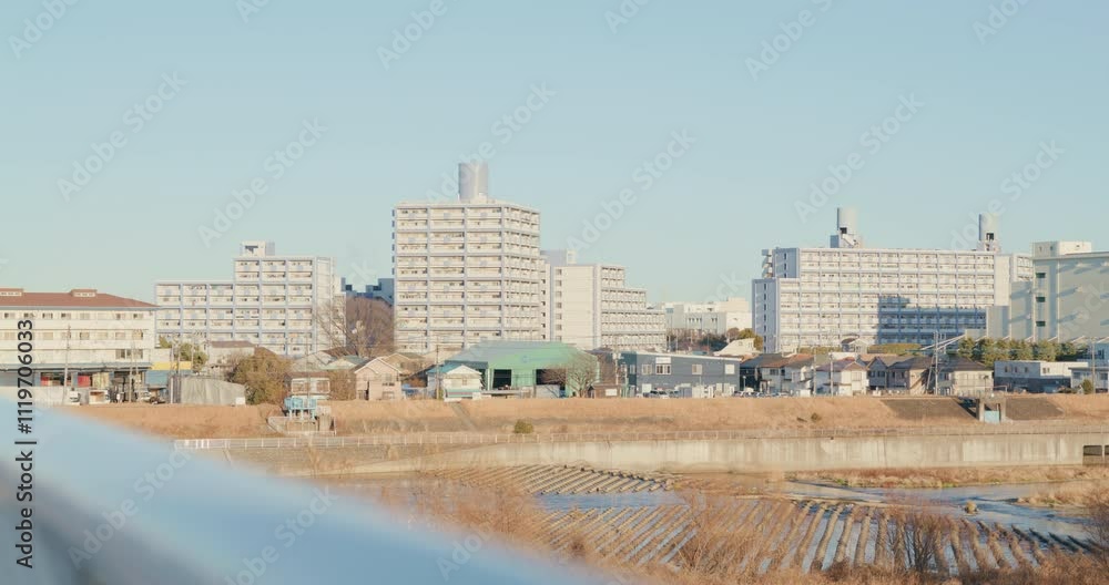 冬の東京郊外 多摩川に架かる石田大橋周辺の風景 冬の東京郊外 多摩川に架かる石田大橋周辺の風景