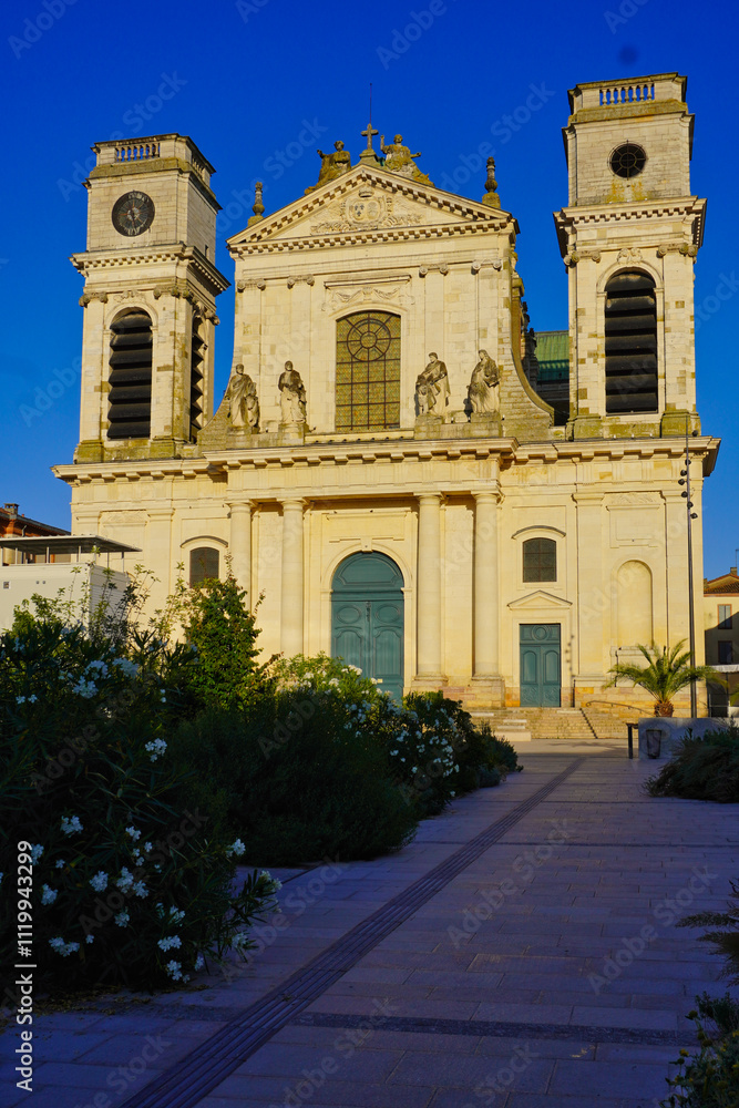Fototapeta premium Montauban, France. Cathedral of Notre-Dame de l'Assomption. It is the highest point of the old town. Both its interior and exterior are of exceptional beauty.