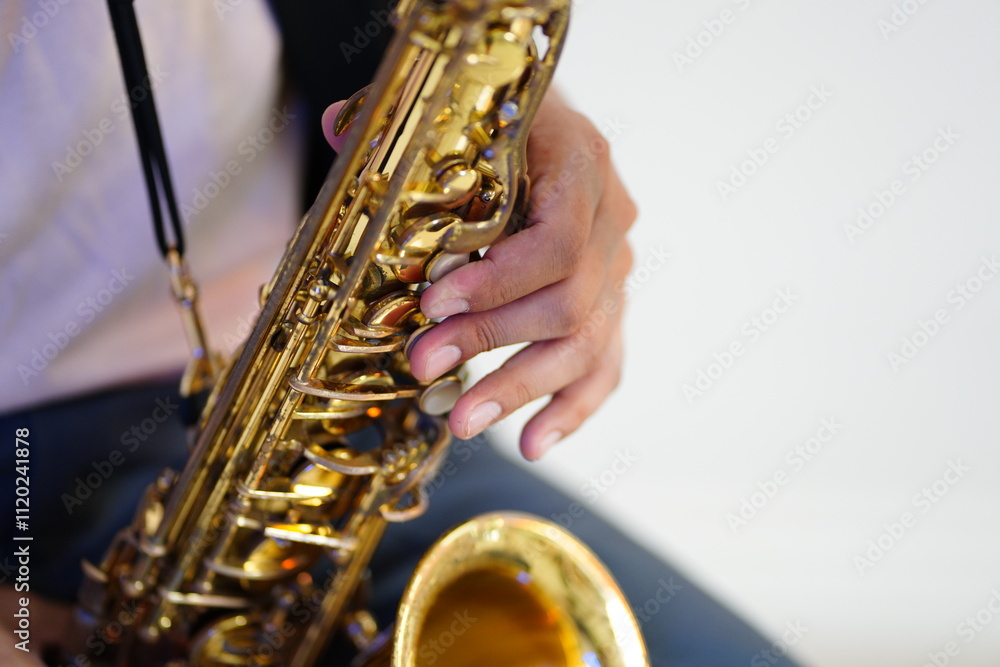 Obraz premium Working Asians are learning international musical skills at home