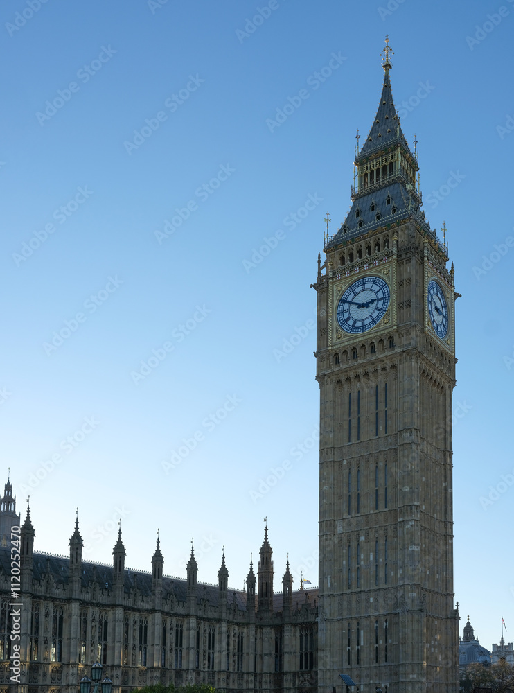 Fototapeta premium Big Ben and the Great Clock of Westminster on the Elizabeth Tower at the Houses of Parliament London