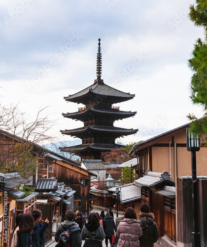 Obraz na płótnie 秋の京都 八坂の塔 w salonie