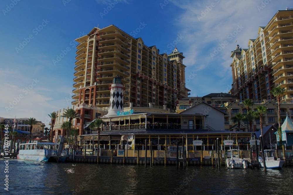 Fototapeta premium City on edge of Beach