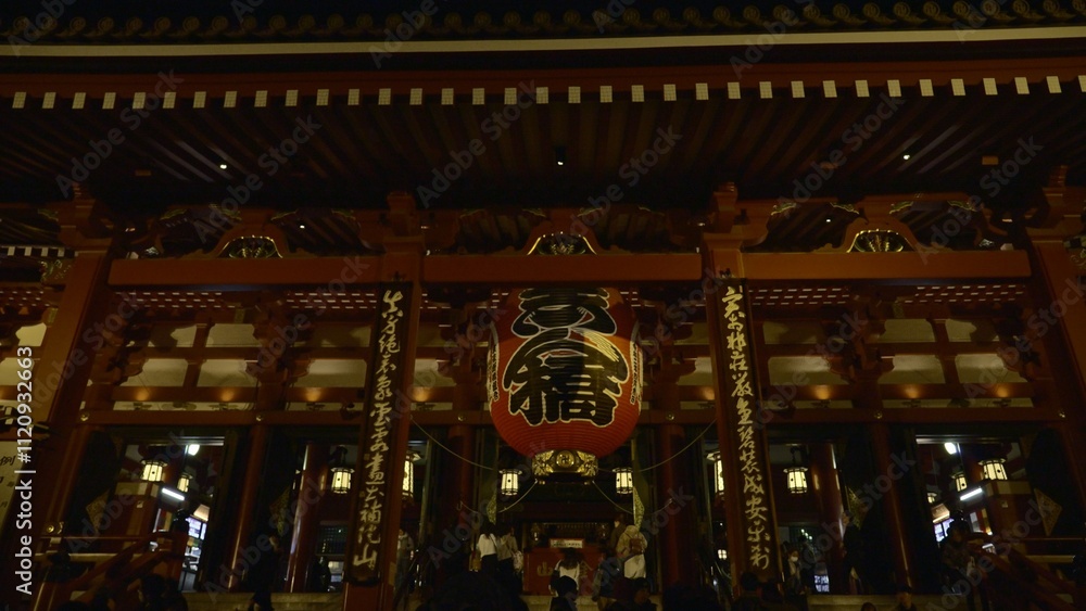 Obraz premium 浅草雷門観光。浅草寺
