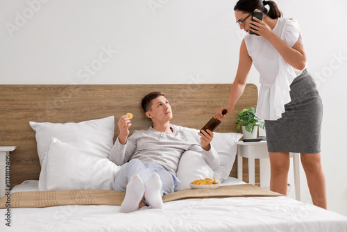 Lazy husband with potato ch...