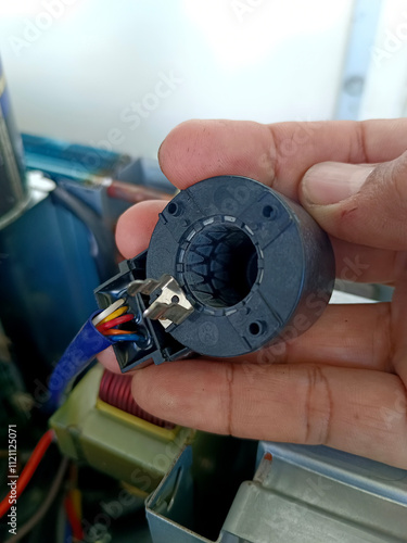 Air conditioning expansion valve inverter spare part repaire technician engneering
