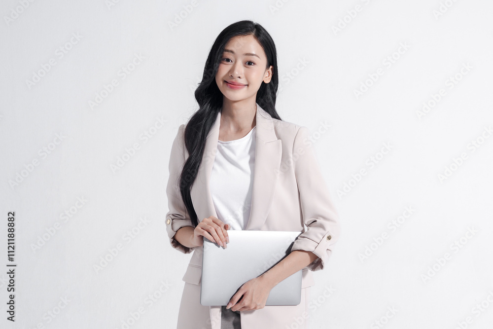 ジャケットを着た女性のファッショナブルなビジネスポートレート ジャケットを着た女性のファッショナブルなビジネスポートレート
