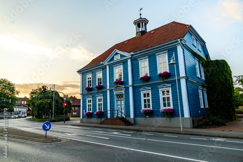 Obraz na płótnie Ein kleiner Spaziergang durch die wunderschöne Kreisstadt Soltau und ihre einzigartige Architektur - Niedersachsen - Deutschland w salonie