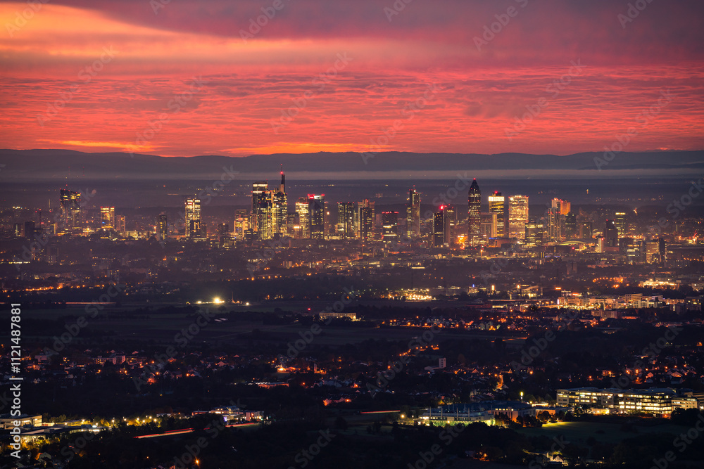 Fototapeta premium Skyline Frankfurt zum Sonnenaufgang