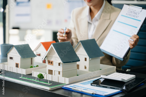 Wallpaper Mural Real estate broker agent presenting and consult to customer to decision making sign insurance form agreement, home Torontodigital.ca