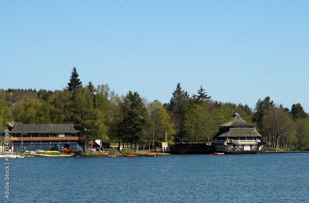 Lac des Séttons, Parc naturel régional du Morvan, 58, Nièvre, France Lac des Séttons, Parc naturel régional du Morvan, 58, Nièvre, France