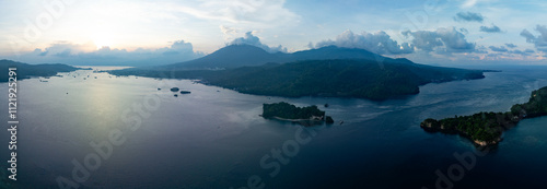 Foto Calm water flows through Lembeh Strait, separating North Sulawesi from Lembeh Island