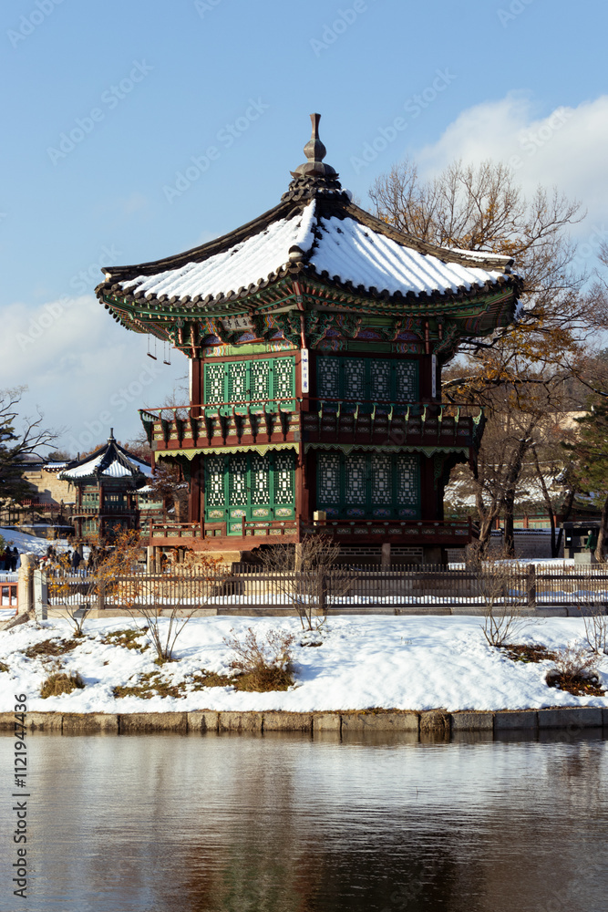 Naklejka premium Historical palace of South Korea in winter